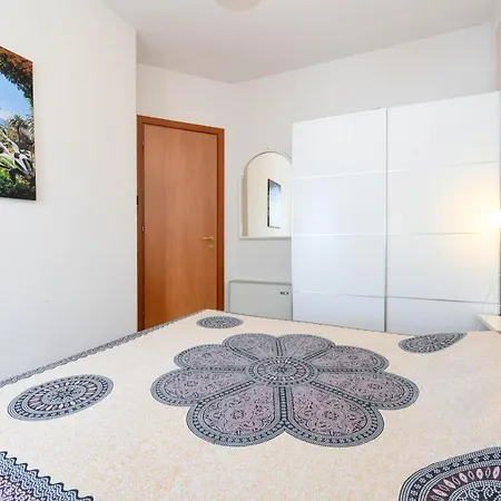 Bella Hotel 4*